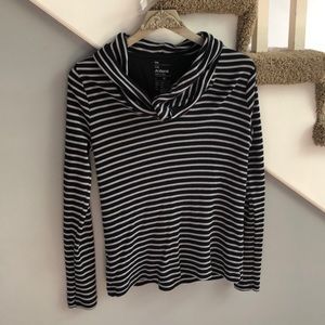 🔘◻️Gray & Black Striped Octavia Waffle Cowl